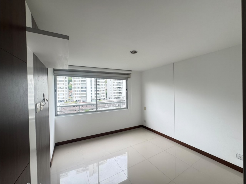 ARRIENDO APARTAMENTO EN LA LOMA DEL INDIO — foto 3