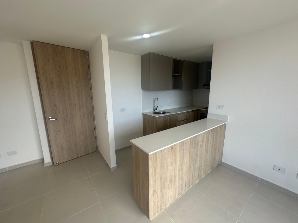 RENTO APARTAMENTO PARA ESTRENAR EN SABANETA EN PARTE PLANA
