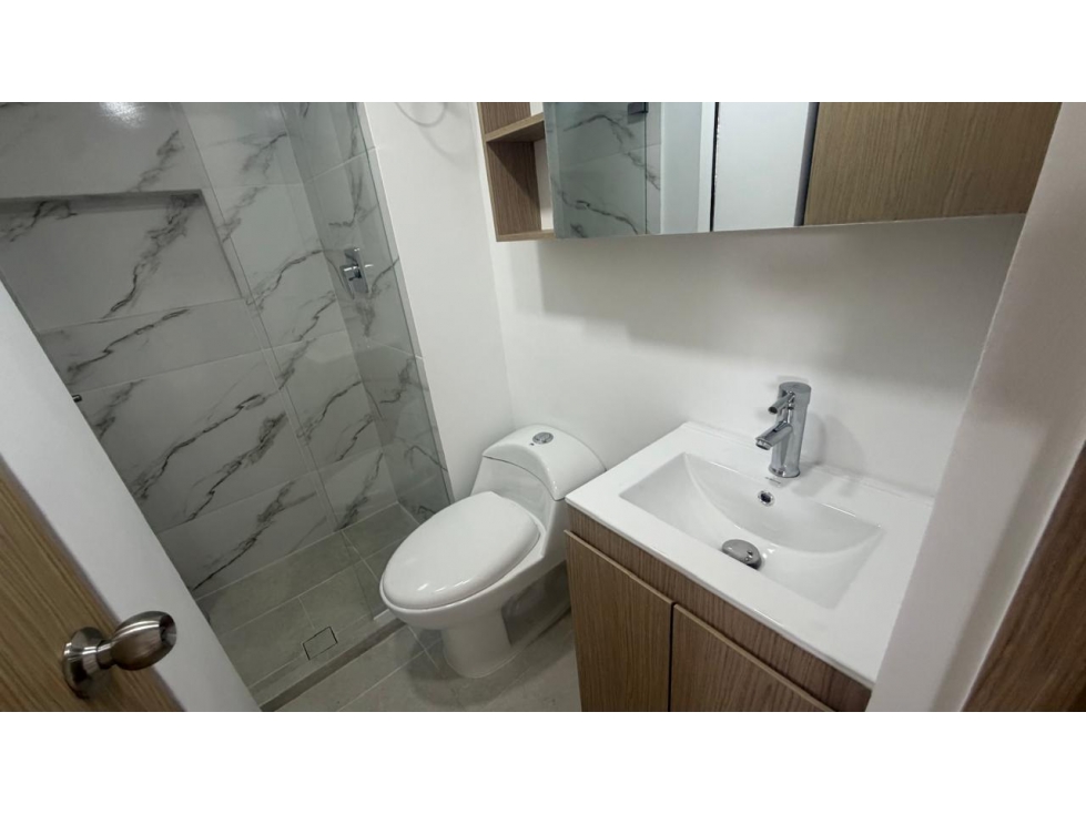RENTO APARTAMENTO EN ENVIGADO BARRIO MESA
