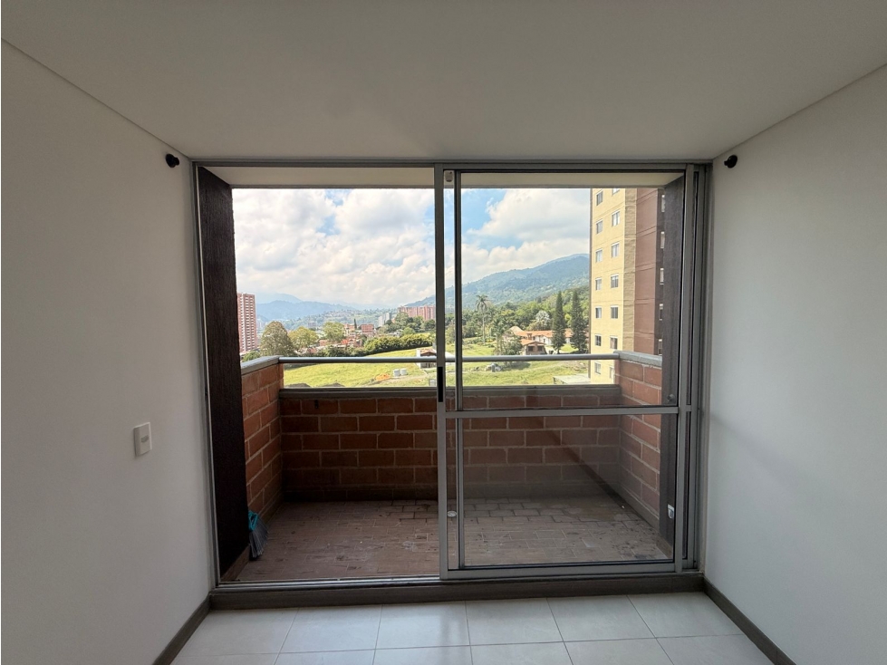 ARRIENDO APARTAMENTO EN LA ESTRELLA SECTOR FERRERIA — foto 2