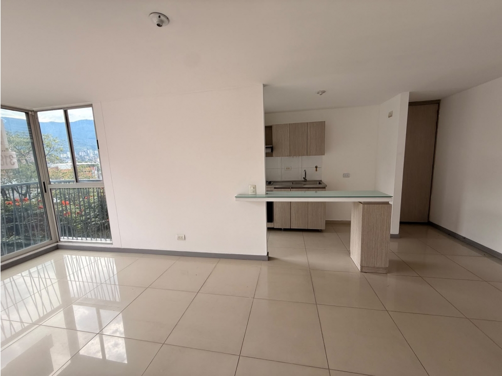 RENTO APARTAMENTO EN SABANETA PARTE PLANA CERCA A MAYORCA