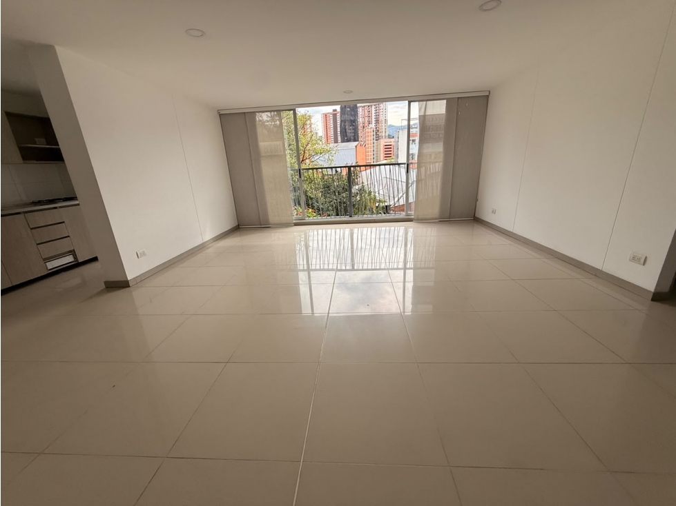 RENTO APARTAMENTO EN SABANETA PARTE PLANA CERCA A MAYORCA