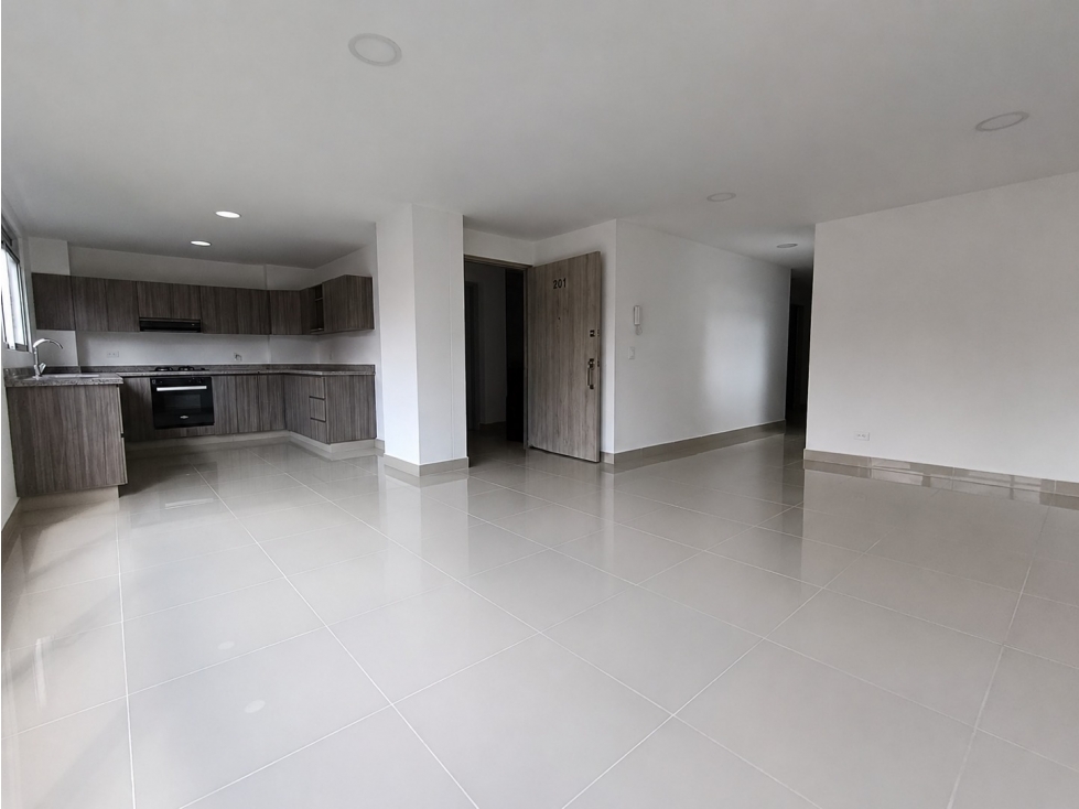 Apartamento en arriendo en la castellana — foto 2