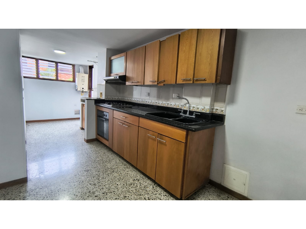 ARRIENDO APARTAMENTO POBLADO- LAS VEGAS