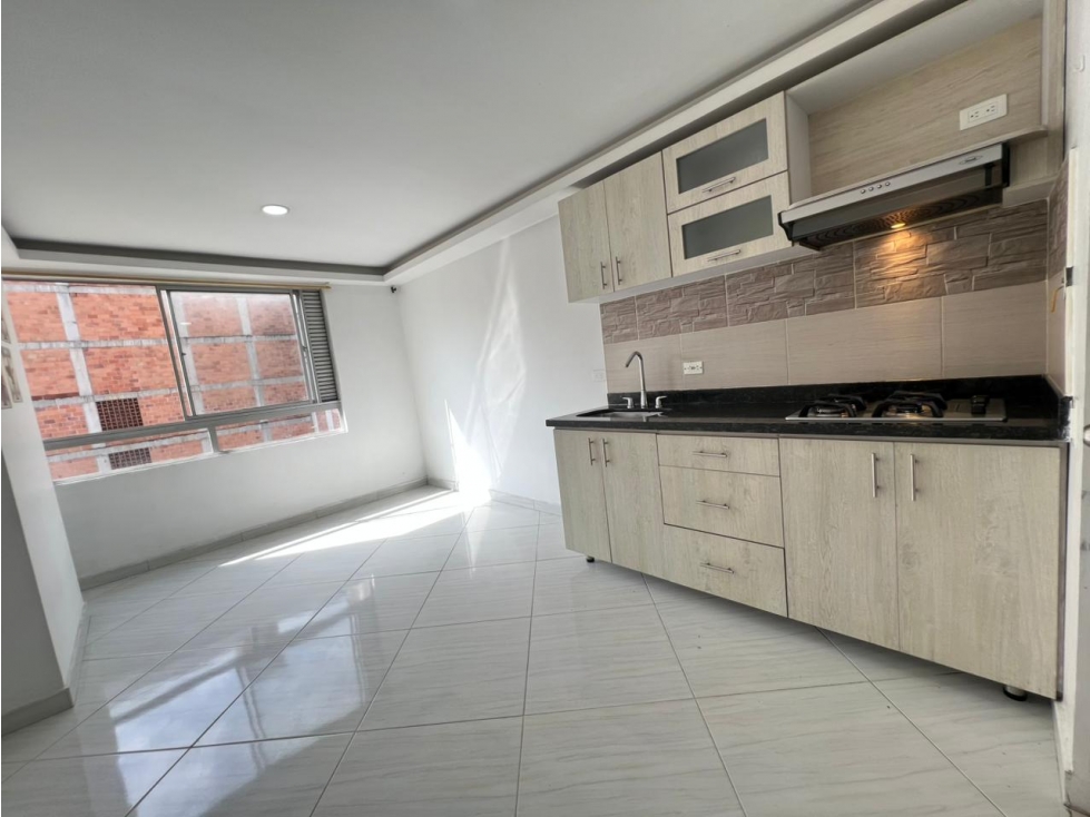 ARRIENDO APARTAMENTO EN EL PARQUE DE SABANETA.