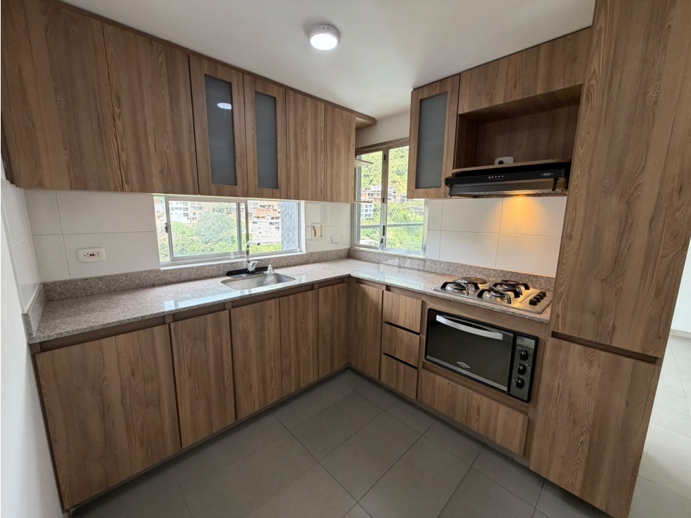 APARTAMENTOEN LOMA DE LOS BERNAL — foto 2
