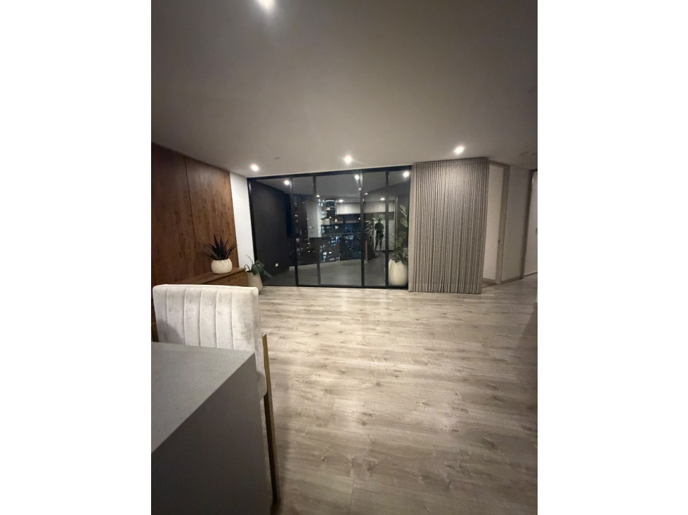 ARRIENDO APARTAMENTO POBLADO-ALTOS DEL POBLADO