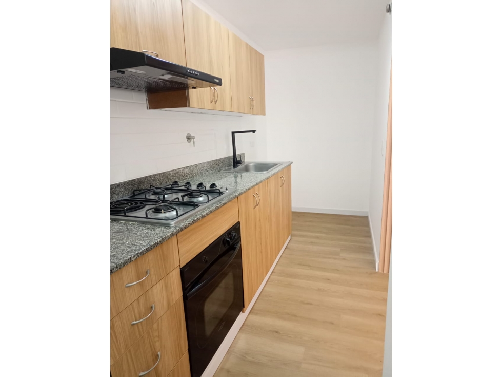 ARRIENDO APARTAMENTO POBLADO CASTROPOL