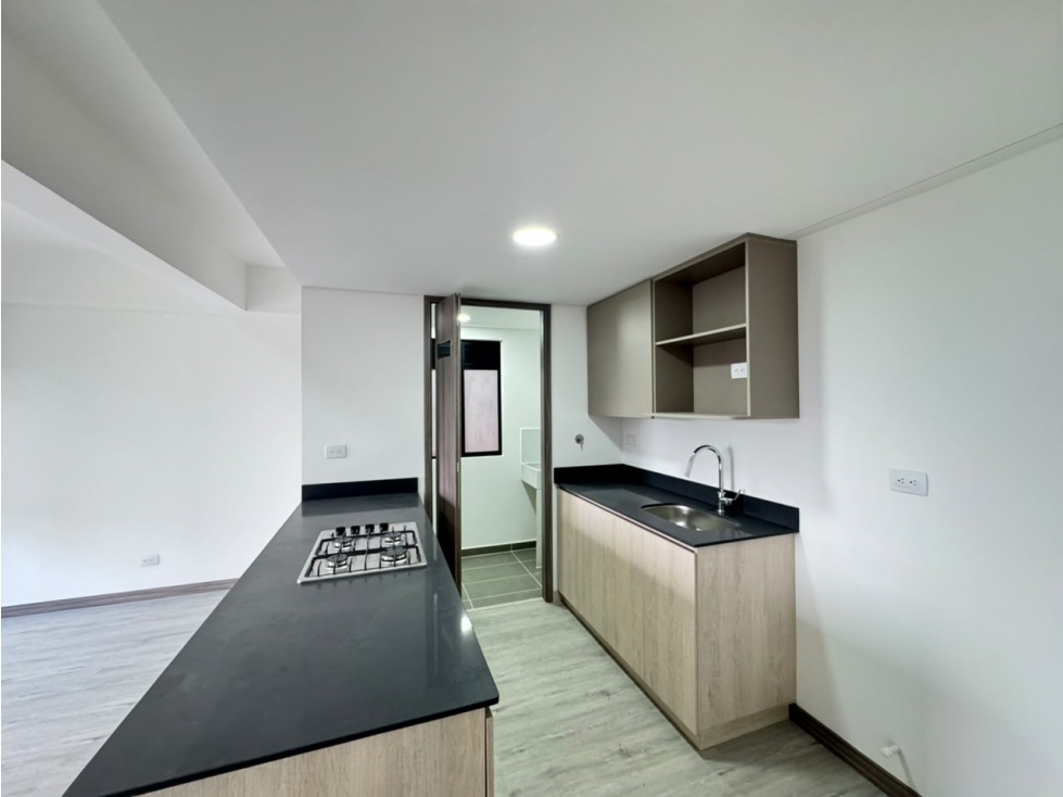 ARRIENDO APARTAMENTO POBLADO PALMAS