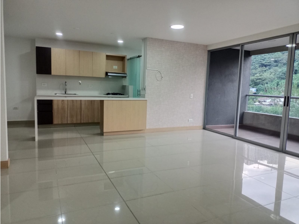 ARRIENDO APARTAMENTO POBLADO CASTROPOL