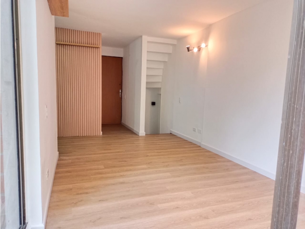 ARRIENDO APARTAMENTO POBLADO CASTROPOL — foto 2
