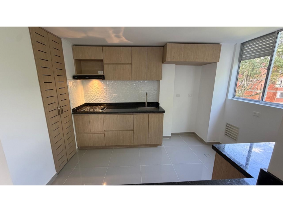 RENTO APARTAMENTO EN ENVIGADO CERCA AL PARQUE PPAL