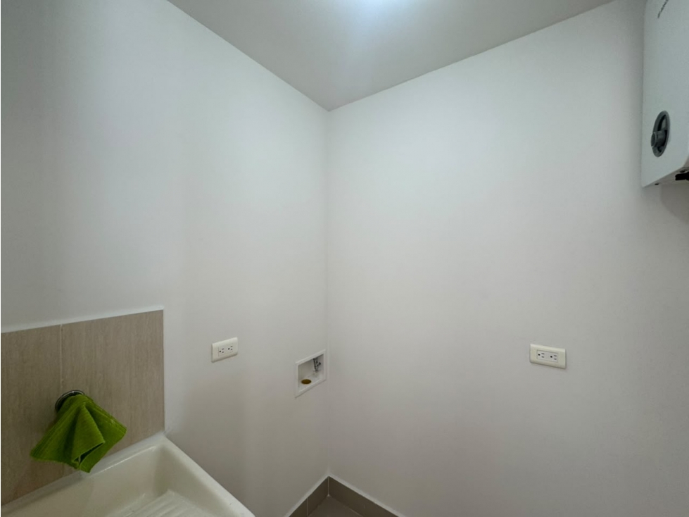 ARRIENDO APARTAMENTO LOMA DEL INDIO — foto 4