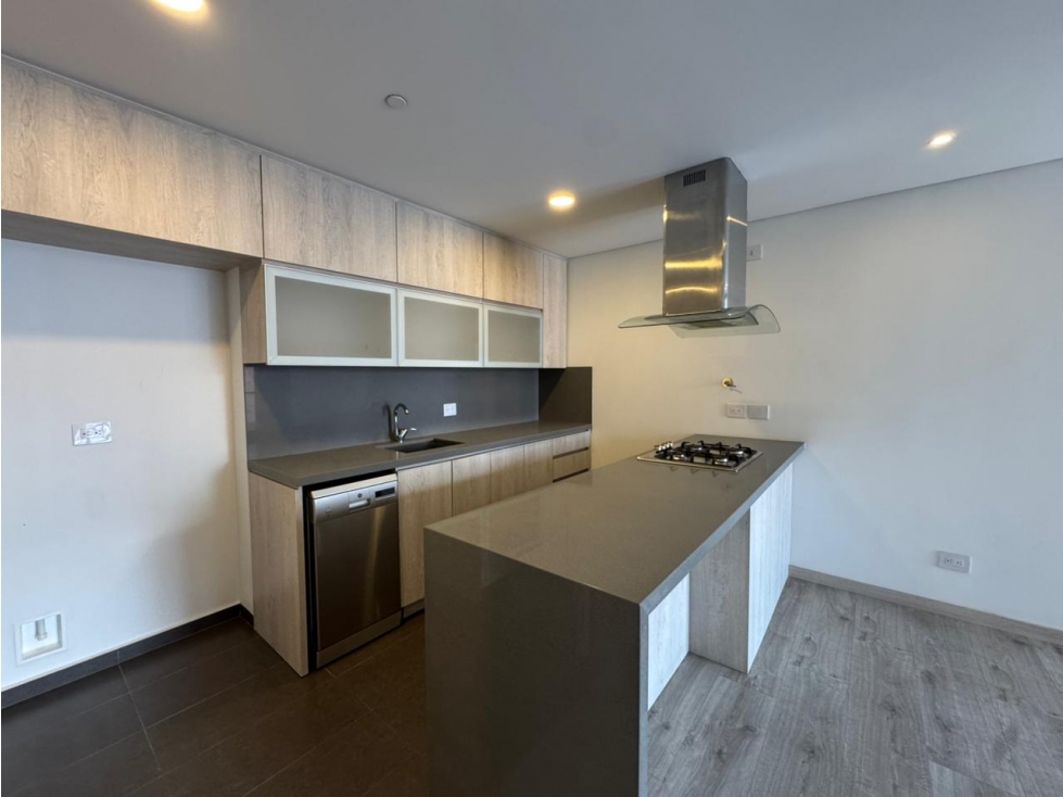 APARTAMENTO EN ALTOS DEL POBLADO