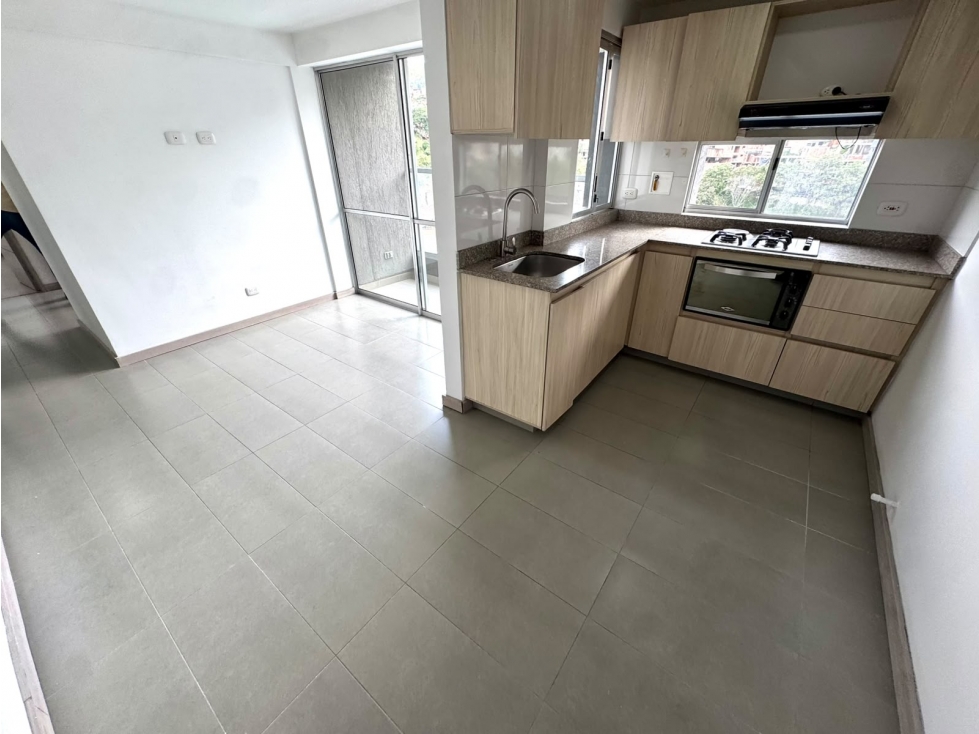Arriendo apartamento Loma de los Bernal — foto 2