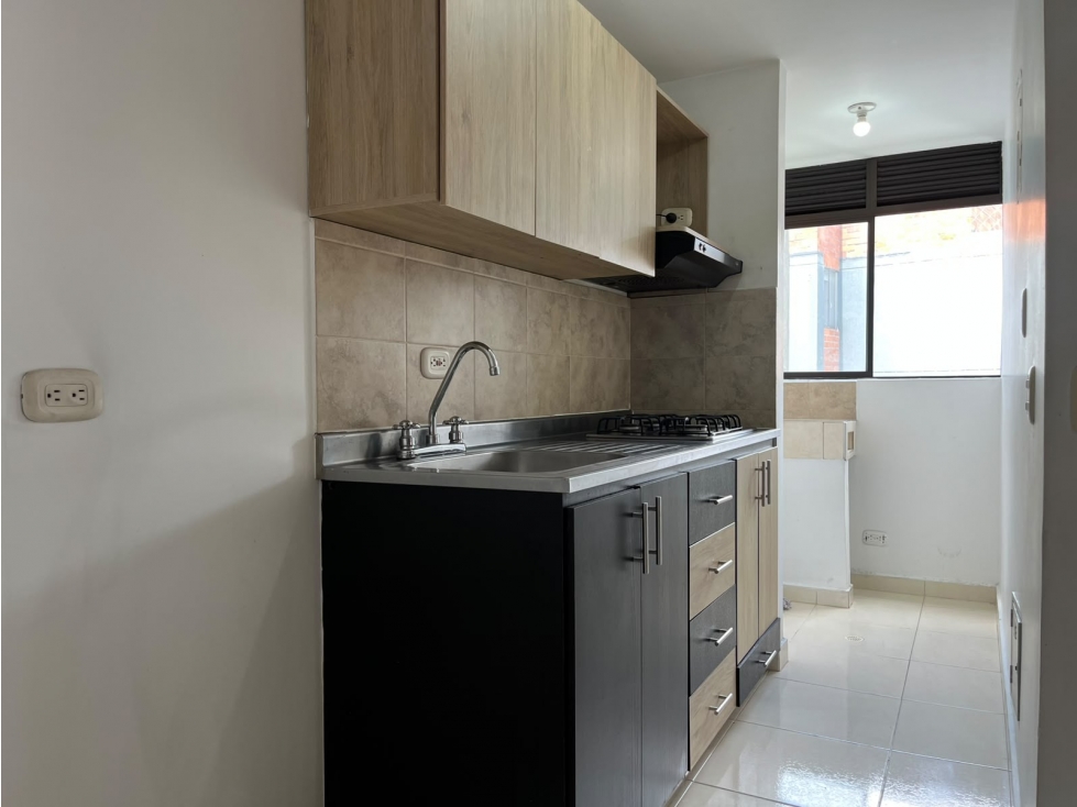 ARRIENDO APARTAMENTO SECTOR SURAMERICA.