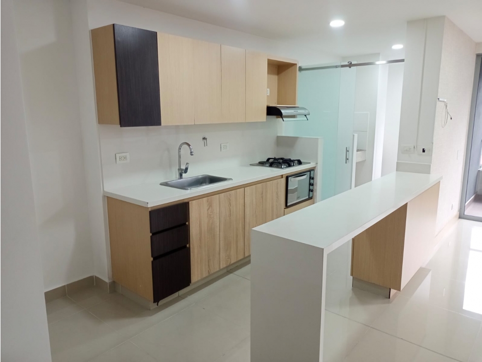 ARRIENDO APARTAMENTO POBLADO CASTROPOL — foto 2