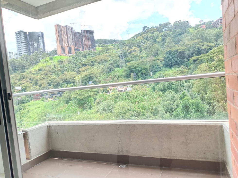 ARRIENDO APARTAMENTO POBLADO CASTROPOL — foto 3