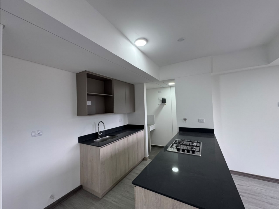 ARRIENDO APARTAMENTO POBLADO PALMAS — foto 3