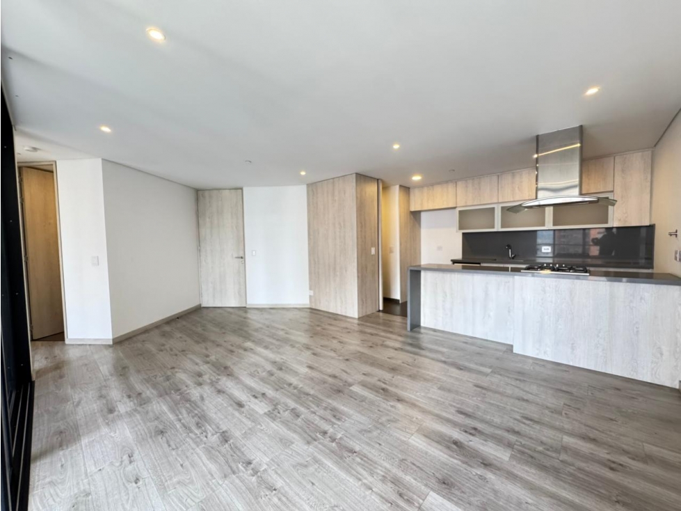 APARTAMENTO EN ALTOS DEL POBLADO — foto 2