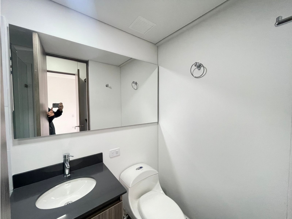 ARRIENDO APARTAMENTO POBLADO-ALTOS DEL POBLADO — foto 3