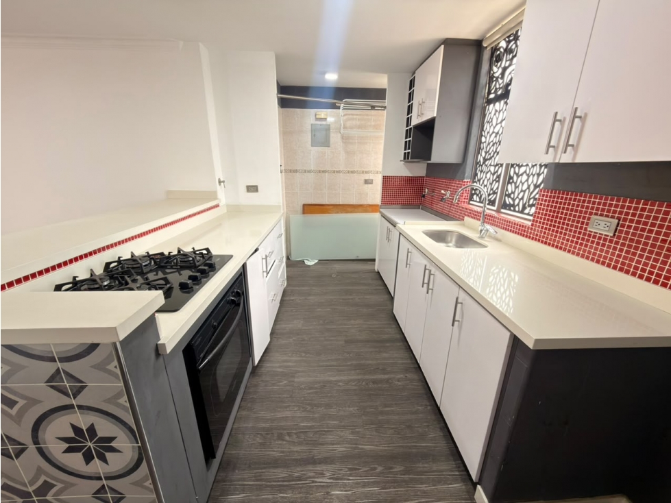 Apartaestudio en arriendo en Laureles — foto 2
