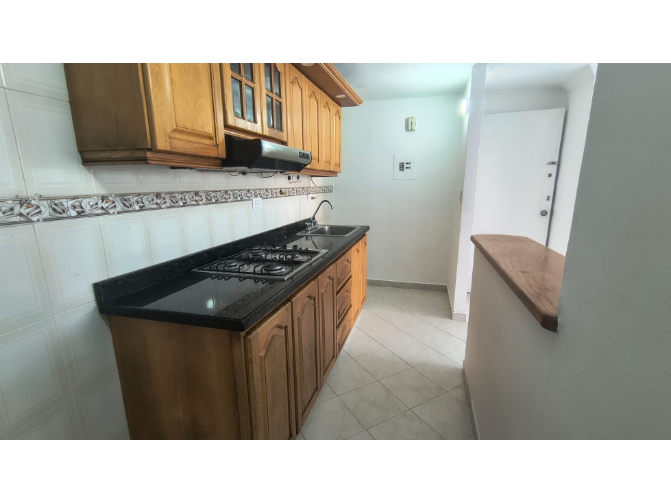 ARRIENDO APARTAMENTO POBLADO CASTROPOL — foto 4