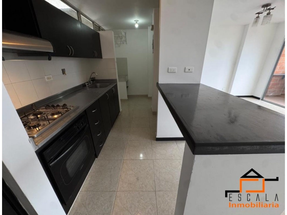 Arriendo Apartamento Loma de los Bernal — foto 3