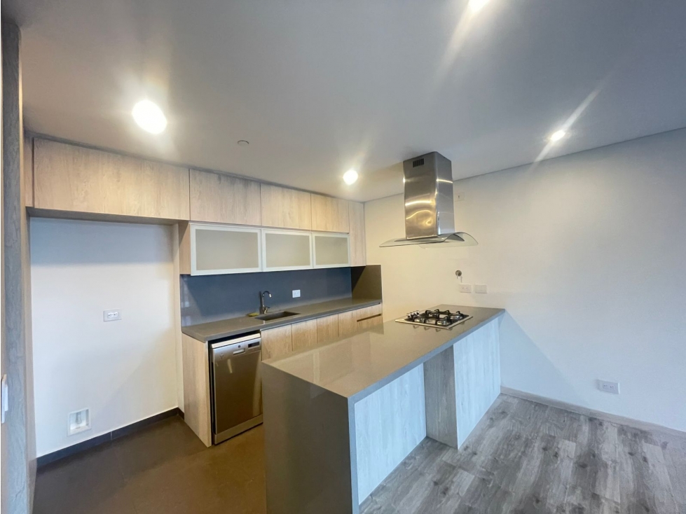 APARTAMENTO EN ALTOS DEL POBLADO — foto 2