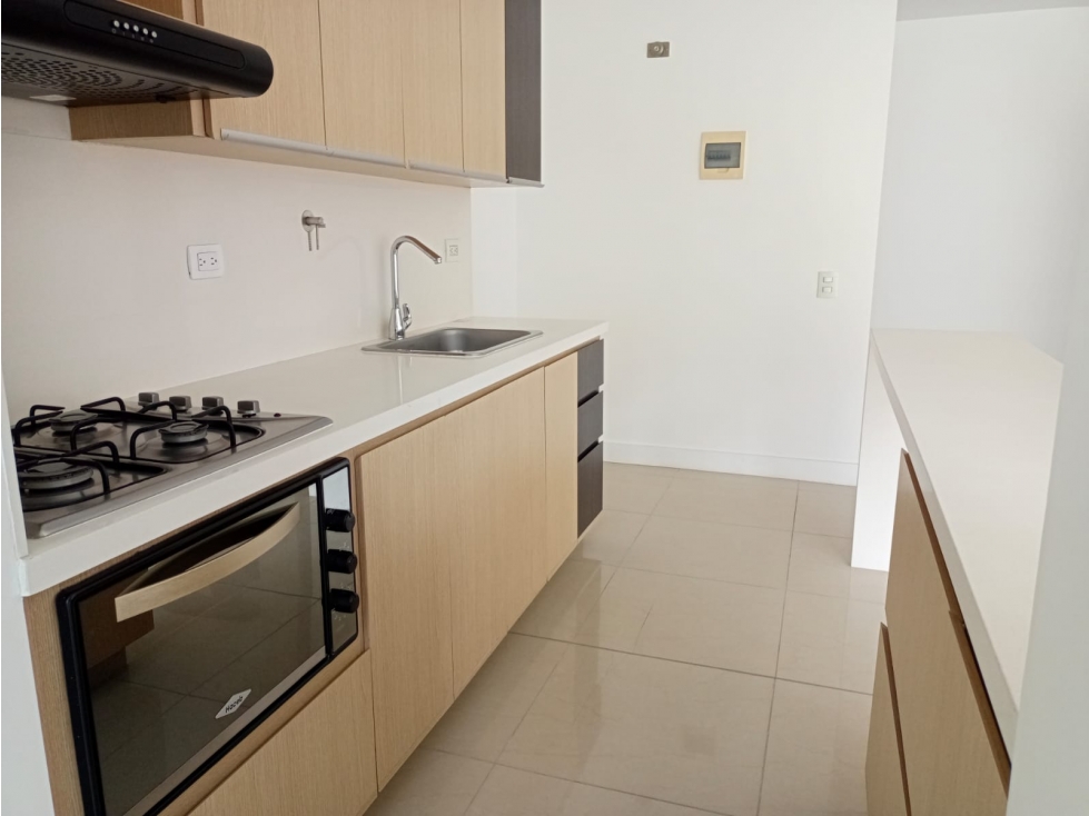 ARRIENDO APARTAMENTO POBLADO CASTROPOL — foto 5