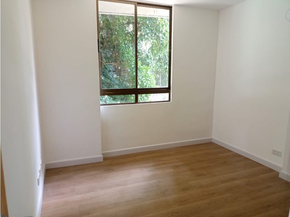ARRIENDO APARTAMENTO POBLADO CASTROPOL — foto 5