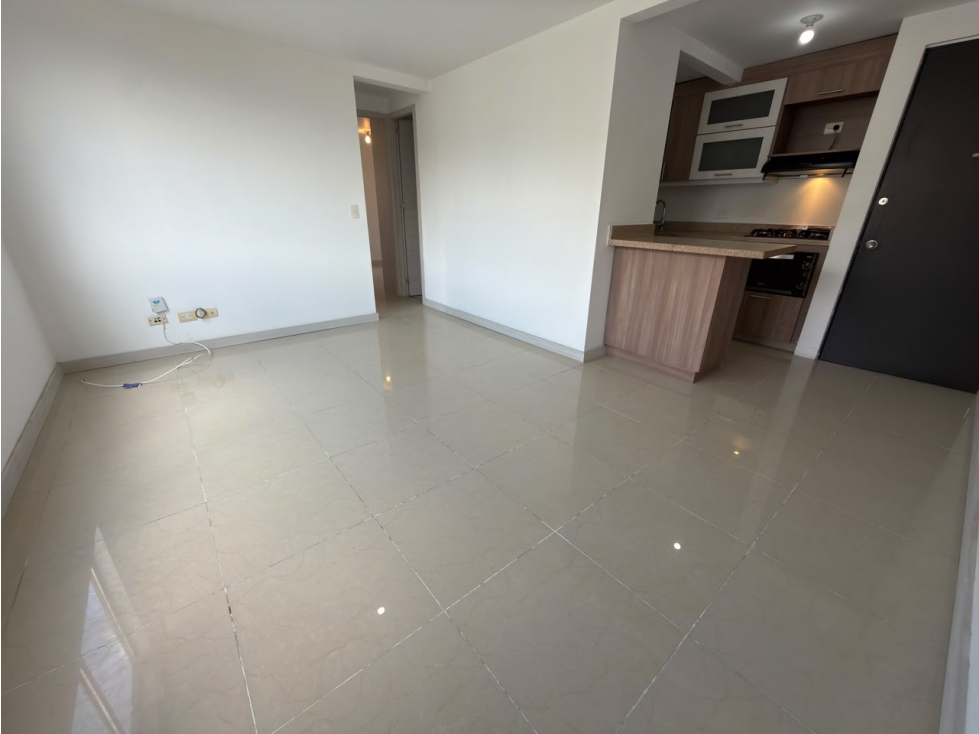 Arriendo Apartamento Loma de Los Bernal — foto 2