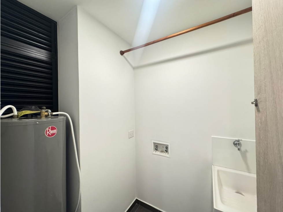 APARTAMENTO EN ALTOS DEL POBLADO — foto 3
