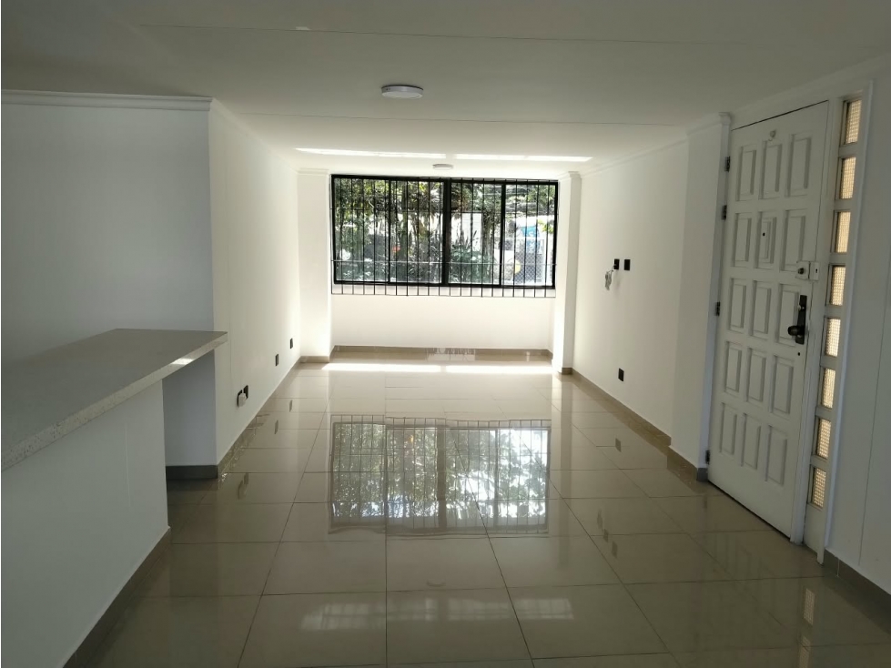 ARRIENDO APARTAMENTO LAS LOMAS