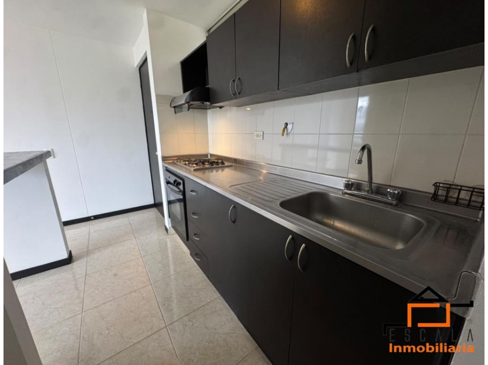 Arriendo Apartamento Loma de los Bernal — foto 5