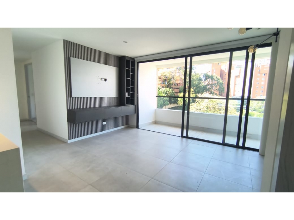 ARRIENDO APARTAMENTO POBLADO CASTROPOL — foto 3
