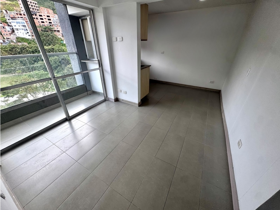 Arriendo apartamento Loma de los Bernal — foto 4
