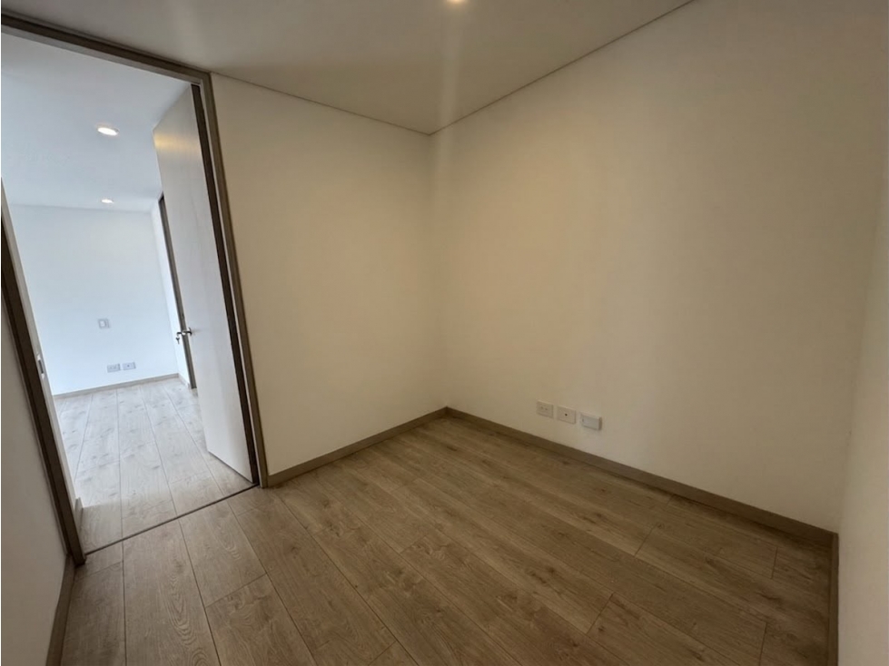APARTAMENTO EN ALTOS DEL POBLADO — foto 5