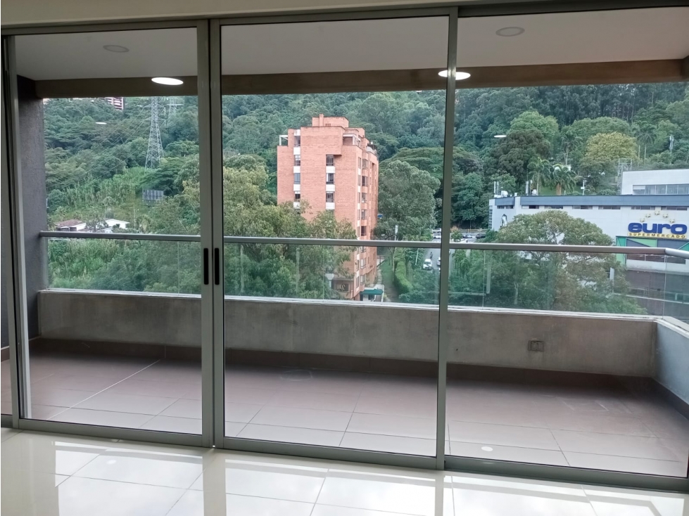 ARRIENDO APARTAMENTO POBLADO CASTROPOL — foto 4