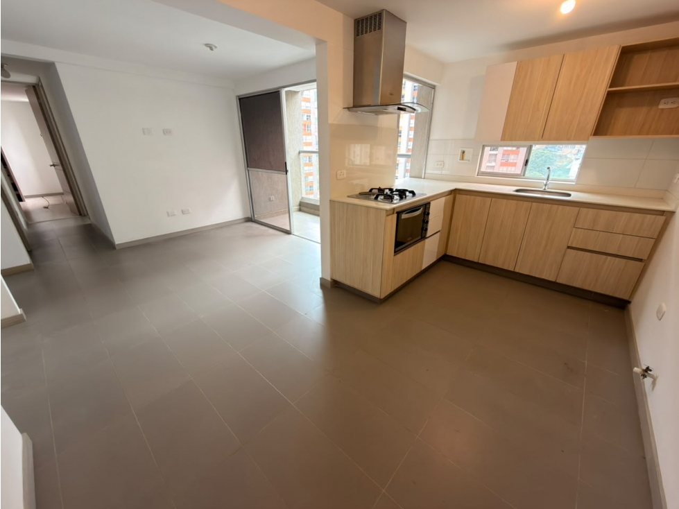 Arriendo apartamento Loma de los Bernal — foto 2