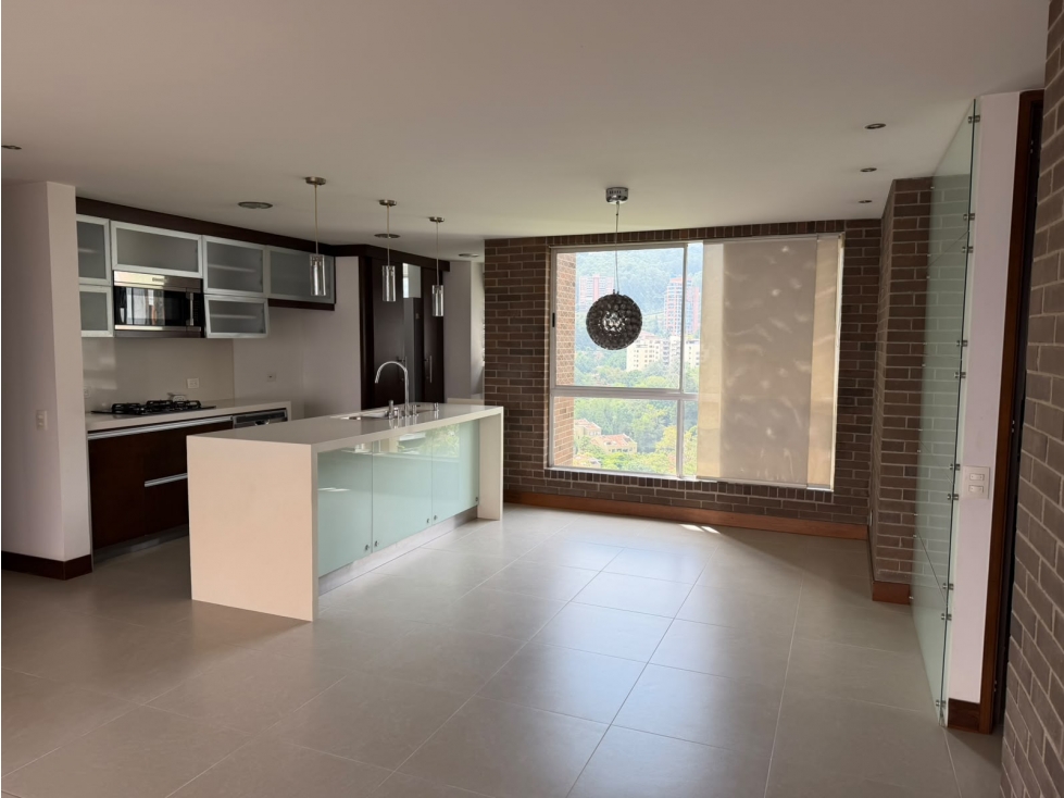 ARRIENDO APARTAMENTO POBLADO -LOS BALSOS