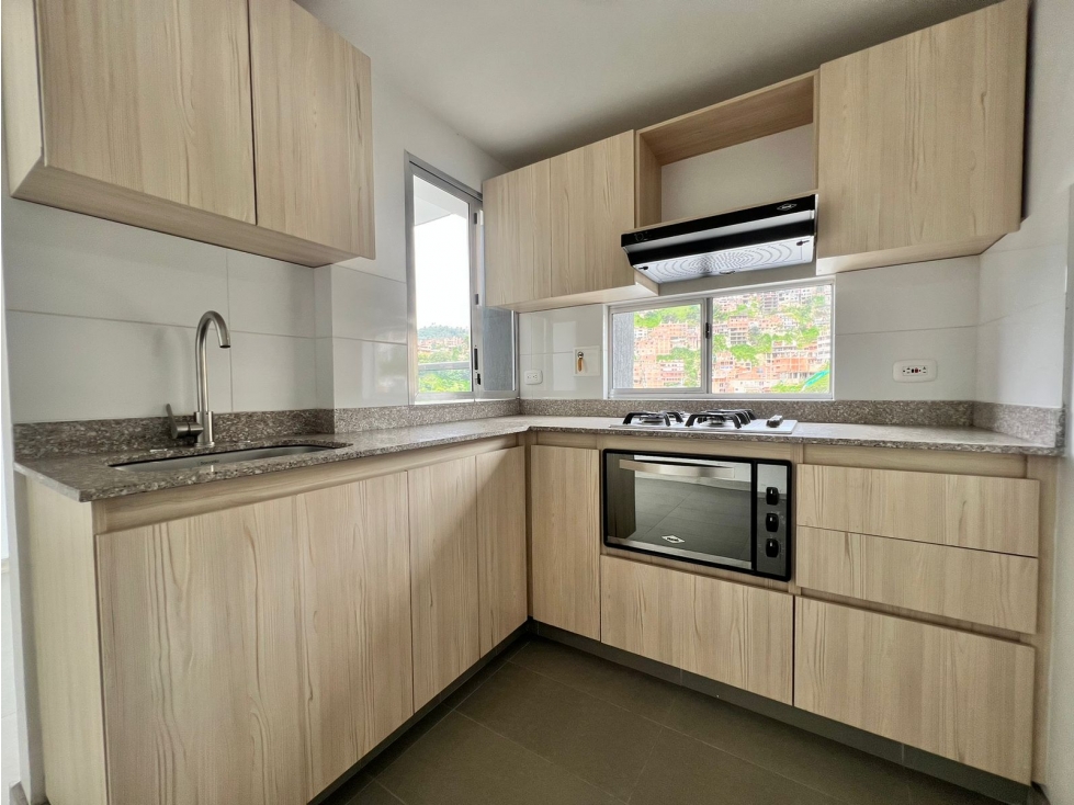 Arriendo apartamento Loma de los Bernal — foto 2