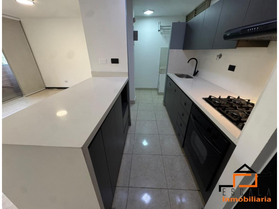 Arriendo Apartamento Loma de los Bernal — foto 5