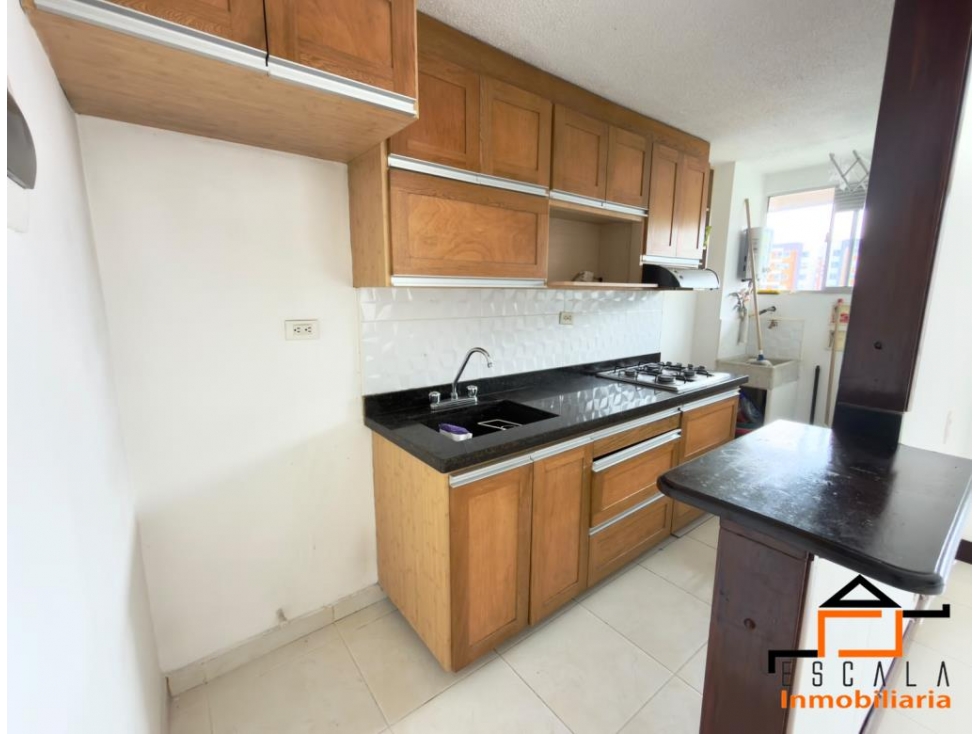 Arriendo Apartamento Loma de Los Bernal — foto 3