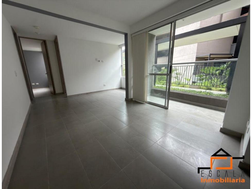 Arriendo Apartamento Loma de Los Bernal — foto 3