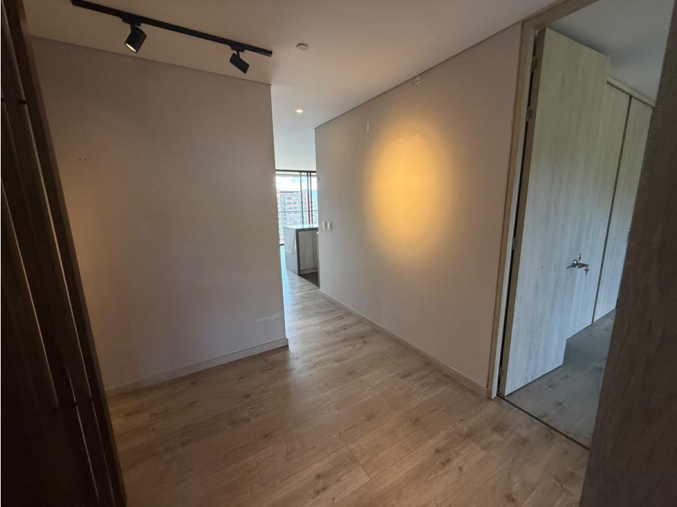 APARTAMENTO EN ALTOS DEL POBLADO — foto 3
