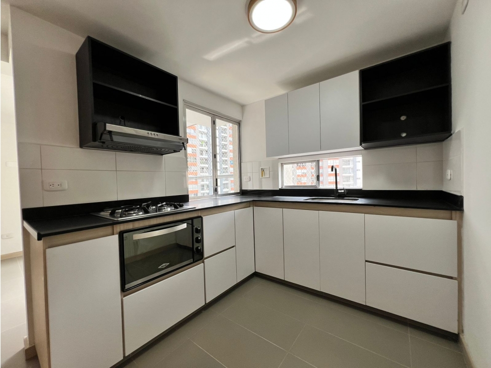 Arriendo apartamento Loma de los Bernal