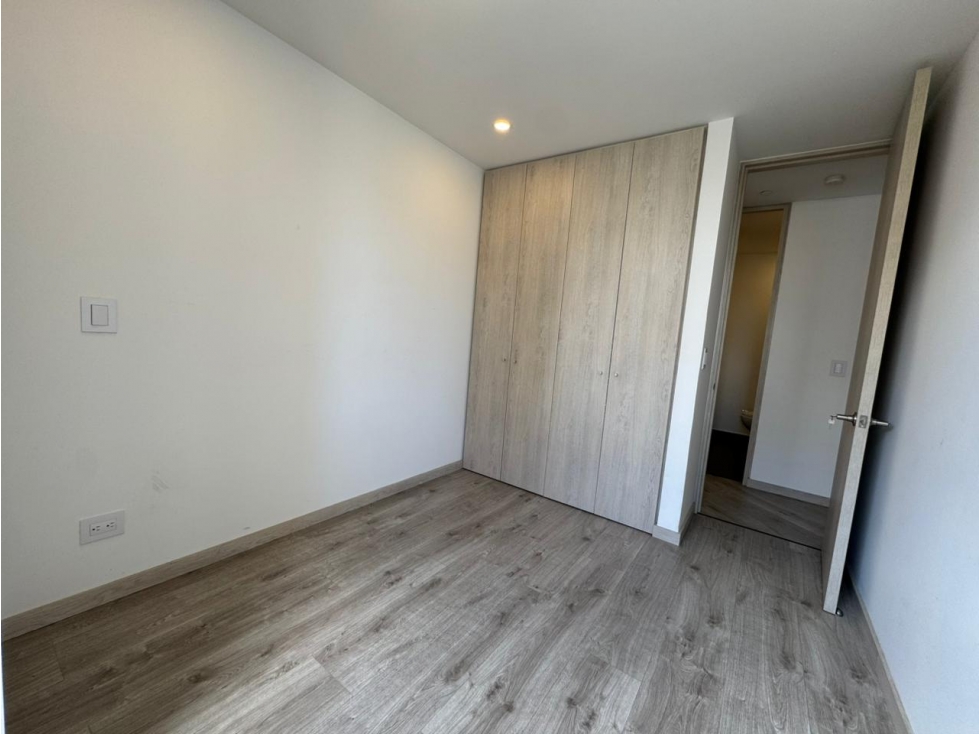 APARTAMENTO EN ALTOS DEL POBLADO — foto 6