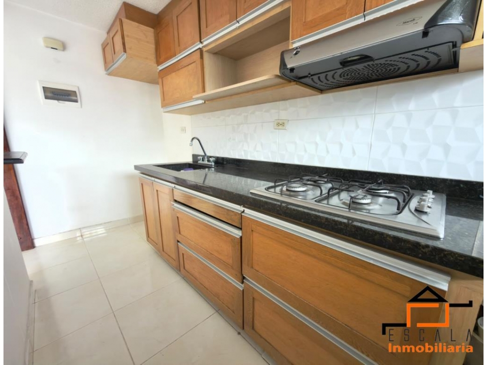 Arriendo Apartamento Loma de Los Bernal — foto 5