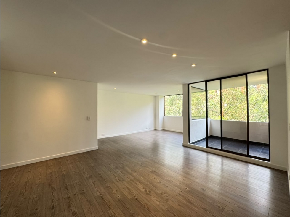 ARRIENDO APARTAMENTO POR EL TESORO — foto 3